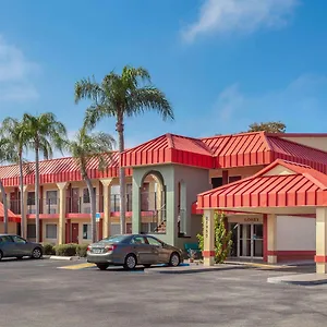 Super 8 By Wyndham Clearwater/us Hwy 19 N Motel Clearwater