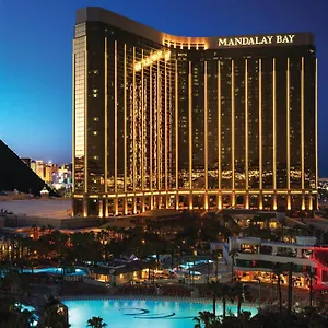 **** Rezort Mandalay Bay USA